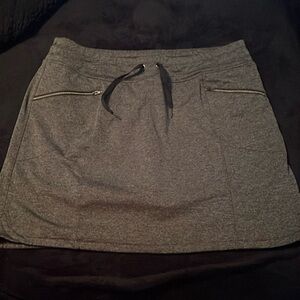 Gray knit skort by Tangerine